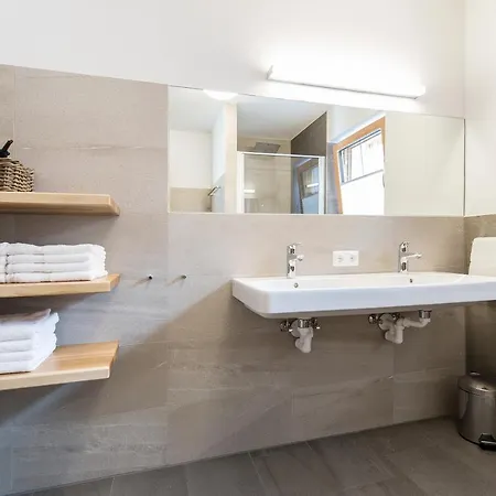 Haus Muehlleiten ألباخ